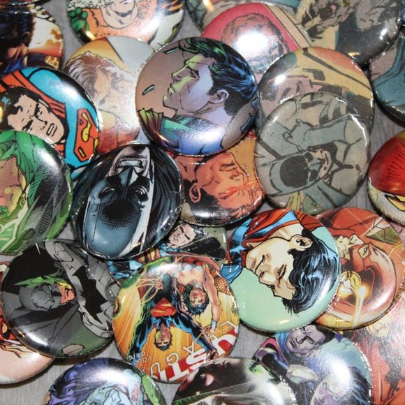 15 Random Handmade DC Comics Pins - Picture 1 of 4
